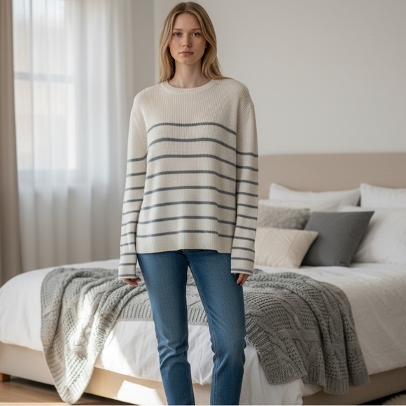 Splendid Sweaters - Splendid NWT Cream and Gray Striped Sweater
